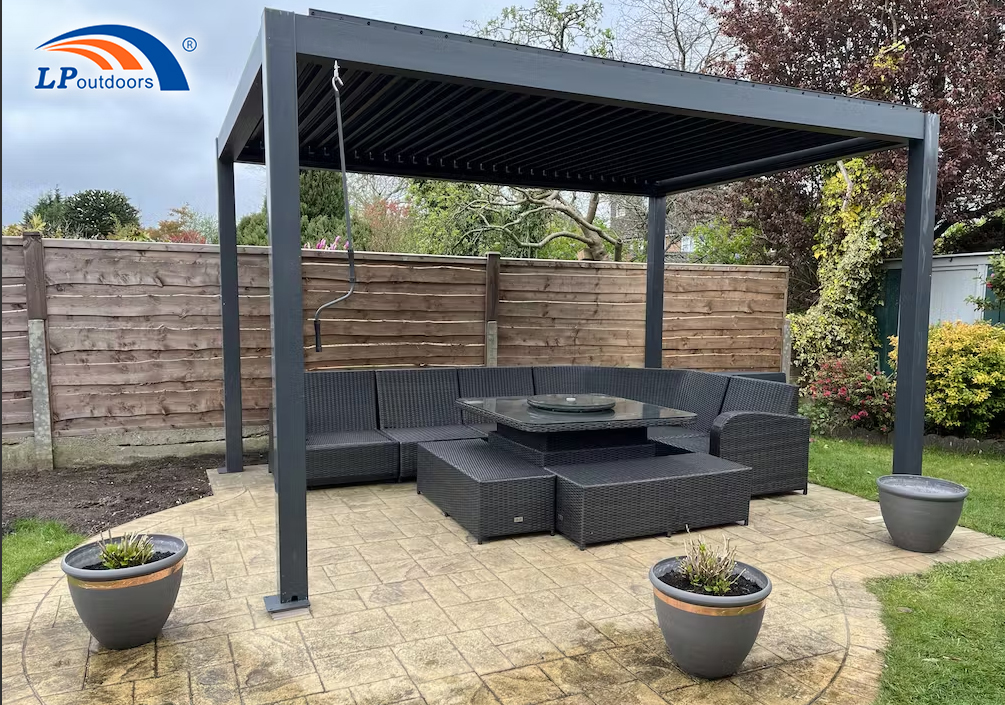 Waterproof Feature Garden Aluminium Gazebo Pergola System Waterproof Louvre Roof