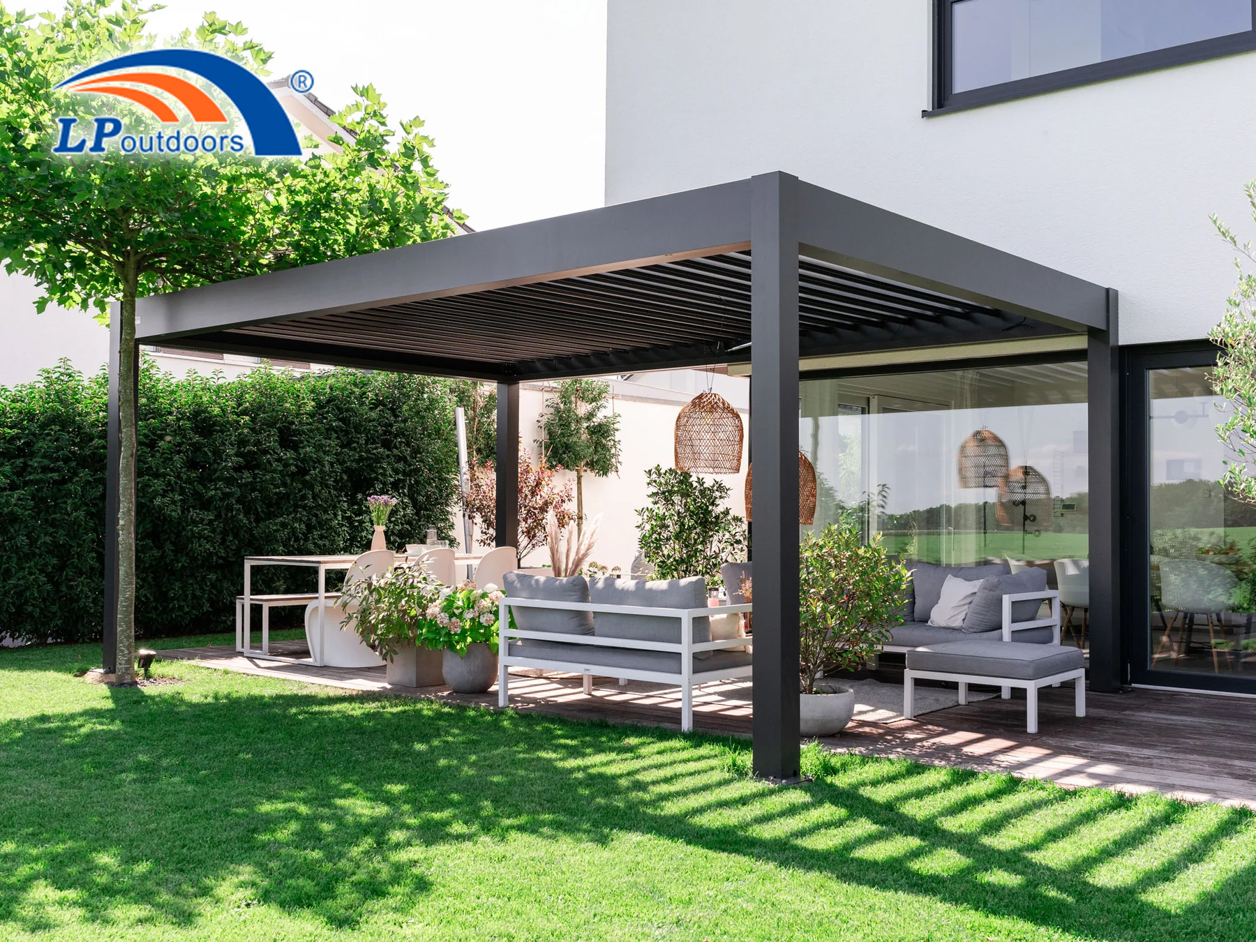 Waterproof Feature Garden Aluminium Gazebo Pergola System Waterproof Louvre Roof