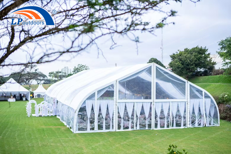 500 People Curved Transparent Roof Clear Span Curve Wedding Marquee Tents with Lining for Wedding 