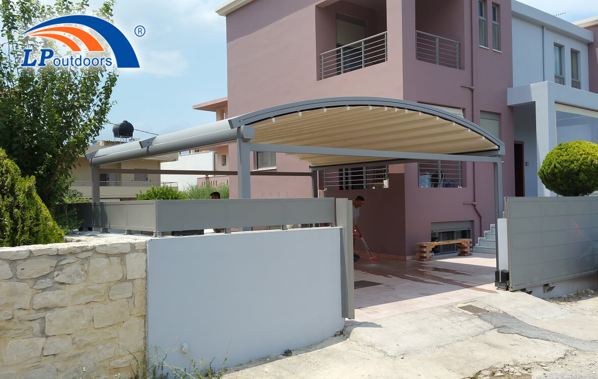 folding pergola on the balcony